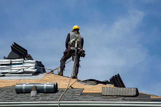 Professional Gutter Installation technician working in Homeworth, OH